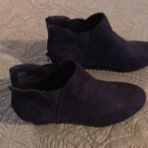 Marbella Size 7 1/2 Medium Navy Wedge Heel Suede Ankle Boots - New Without Tags